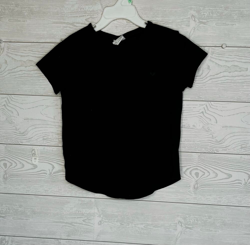 Zara Girls Black Knit T-Shirt Girls' Size 6 Embroidered Heart Short Sleeve Basic